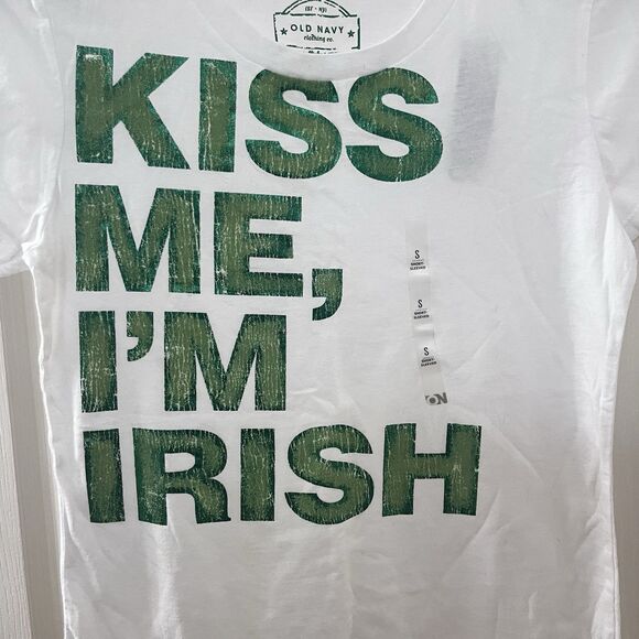 Old Navy Kiss Me, I'm Irish Graphic Tee Shirt Top Women's Size Small - Picture 4 of 12